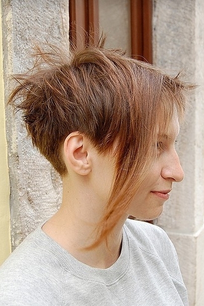 asymetryczne fryzury krótkie uczesanie damskie zdjęcie numer 98A